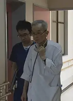 最后站着的医生